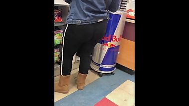 Bubble booty BBW in gas station line