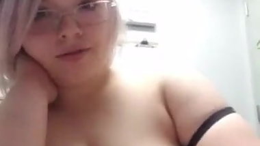 Naive teen tricked into sending sexy video from her office