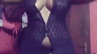 Chubby Sri Lankan Babe Sexy Dance